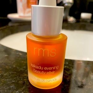 RMS kakadu evening beauty elixir. Only a few drops used. Like new.